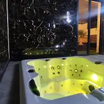 R Luxury Piscine Et Privatifs