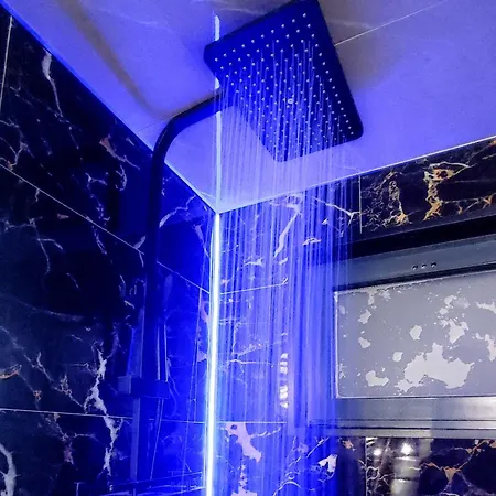 Hébergement de vacances R Luxury Piscine Et Privatifs *