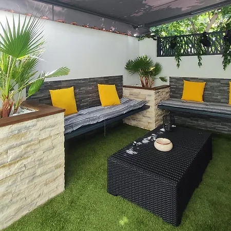 R Luxury Piscine Et Privatifs Nyaraló *
