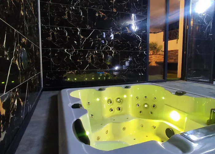 R Luxury Piscine Et Privatifs